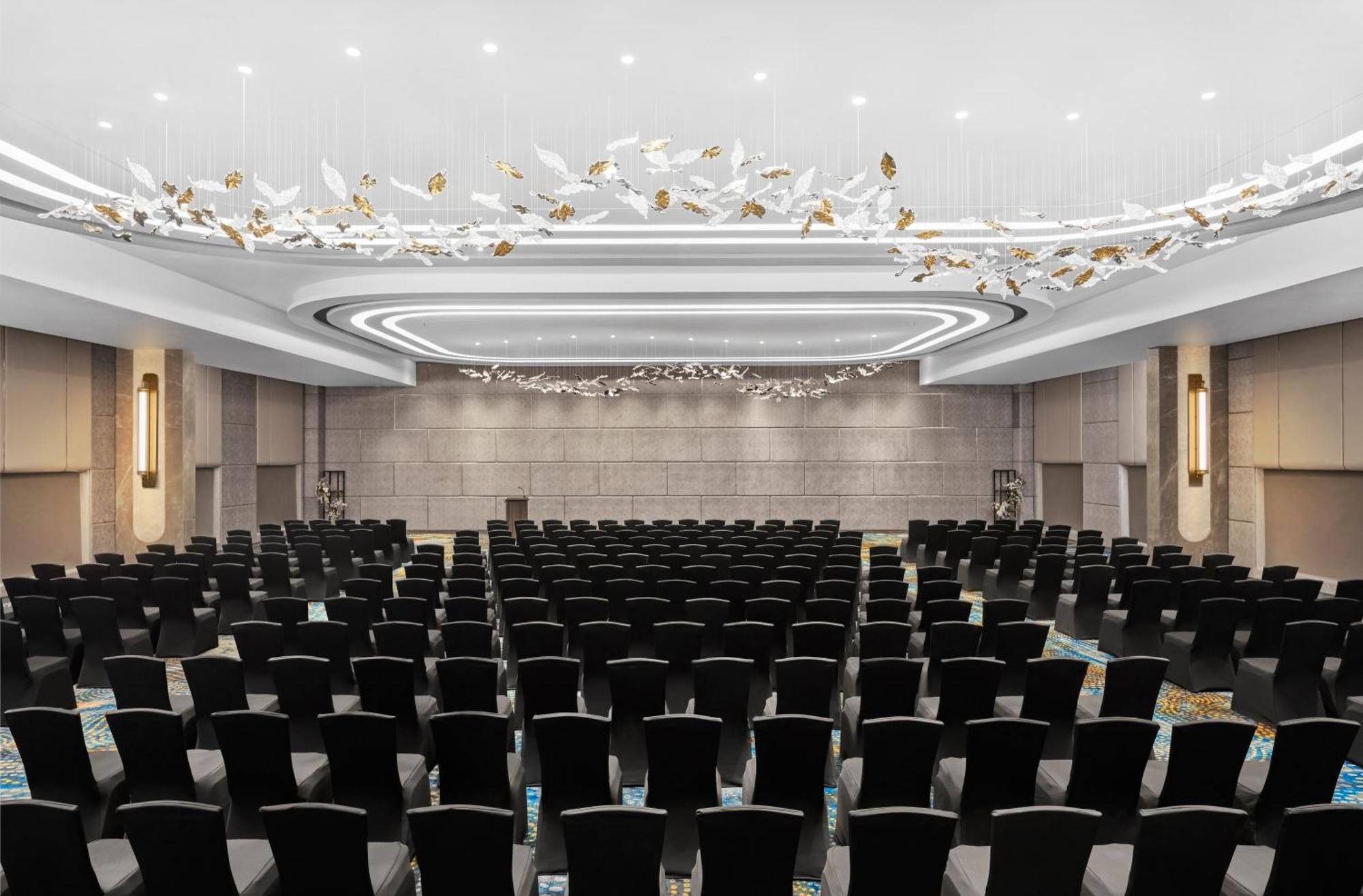 Novotel Mumbai International Airport Exteriör bild The ballroom