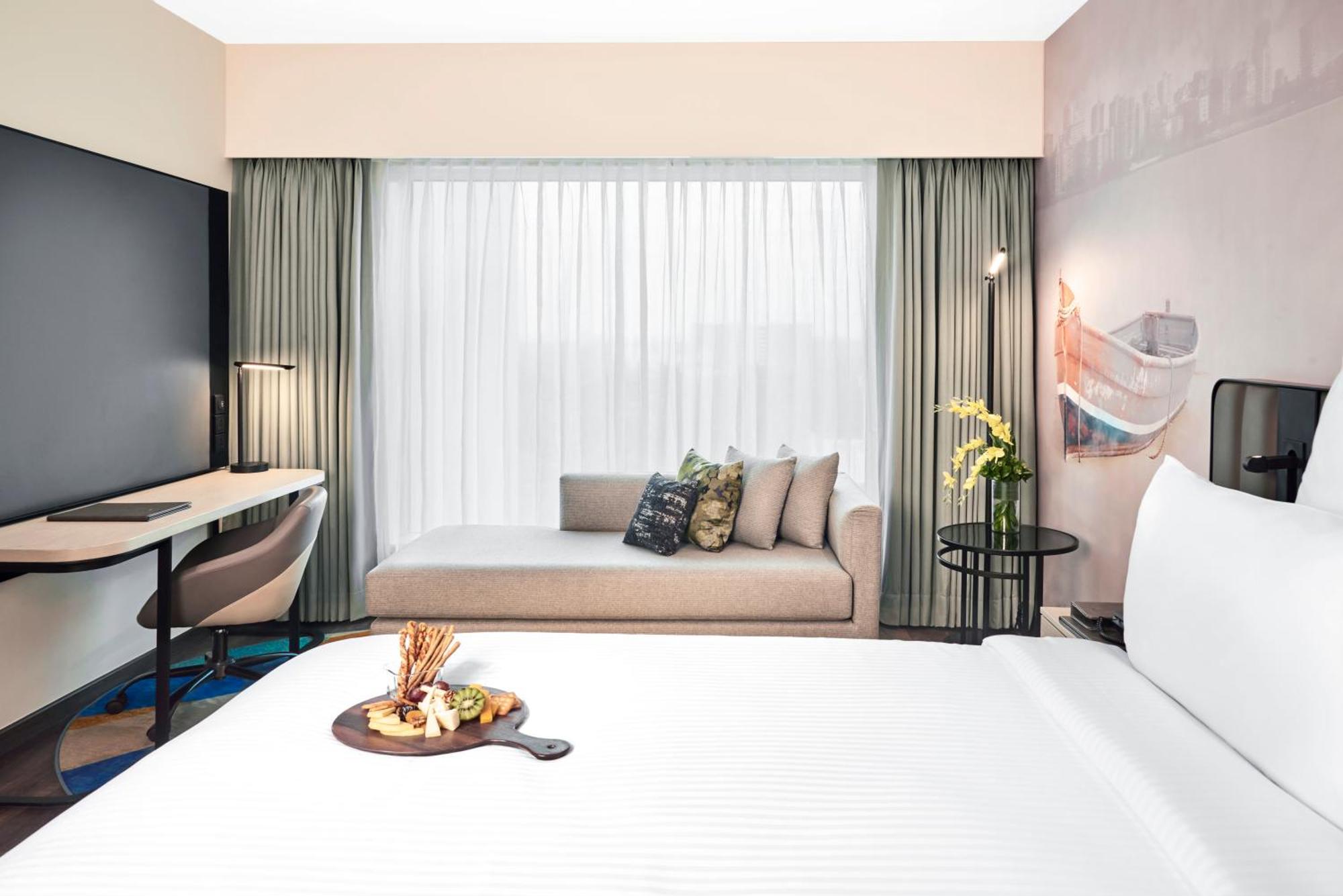 Novotel Mumbai International Airport Exteriör bild A room at the hotel