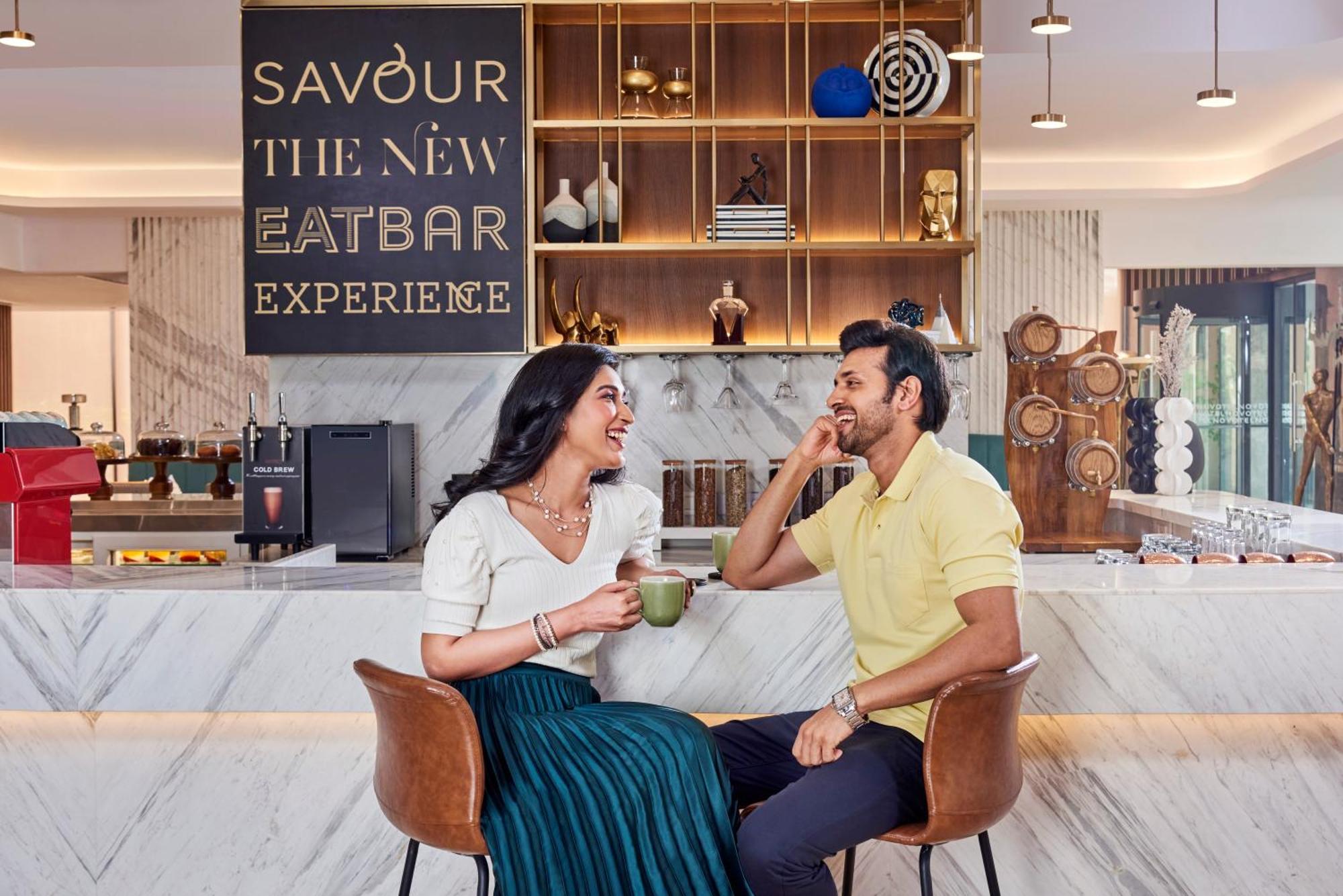 Novotel Mumbai International Airport Exteriör bild The New Eat Bar Experience