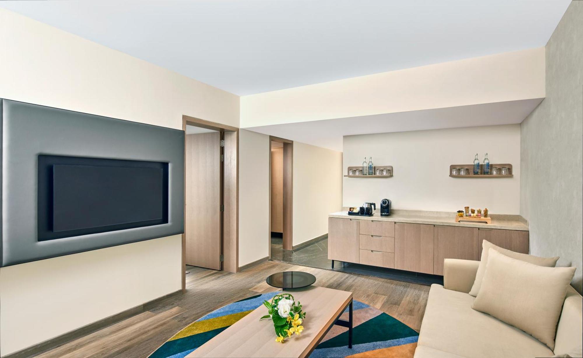 Novotel Mumbai International Airport Exteriör bild A suite at the hotel