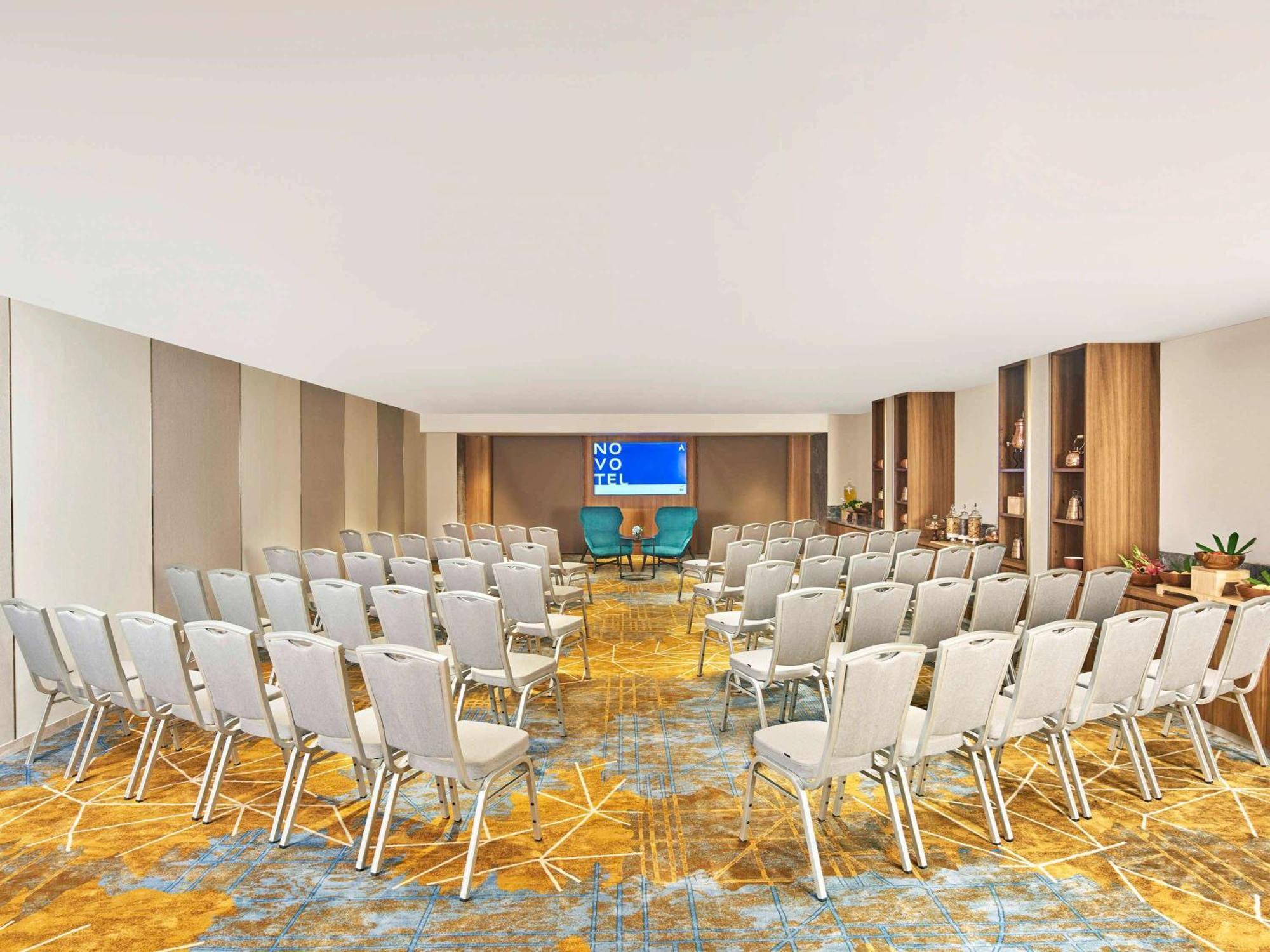 Novotel Mumbai International Airport Exteriör bild